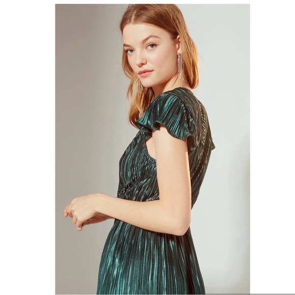 Wicked NWT UO Miranda Metallic Pleated Emerald Green Midi Dress Size Medium - Picture 2 of 12